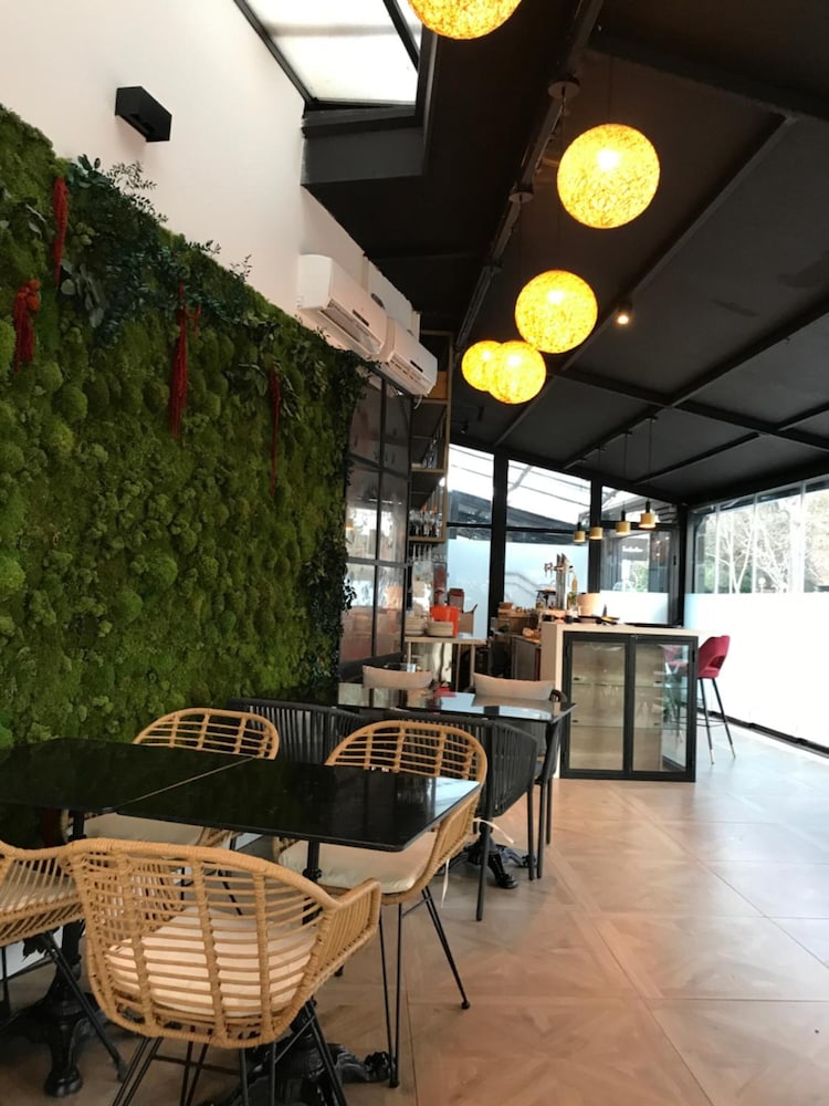 restaurant-cafeteria