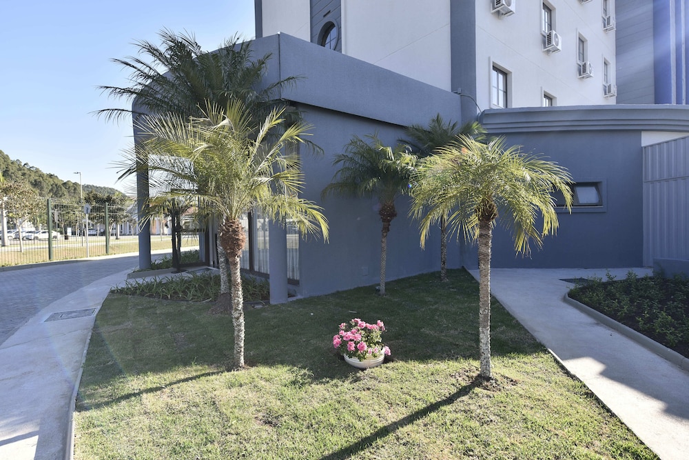 Hotel Rainha dos Apostolos 40/46