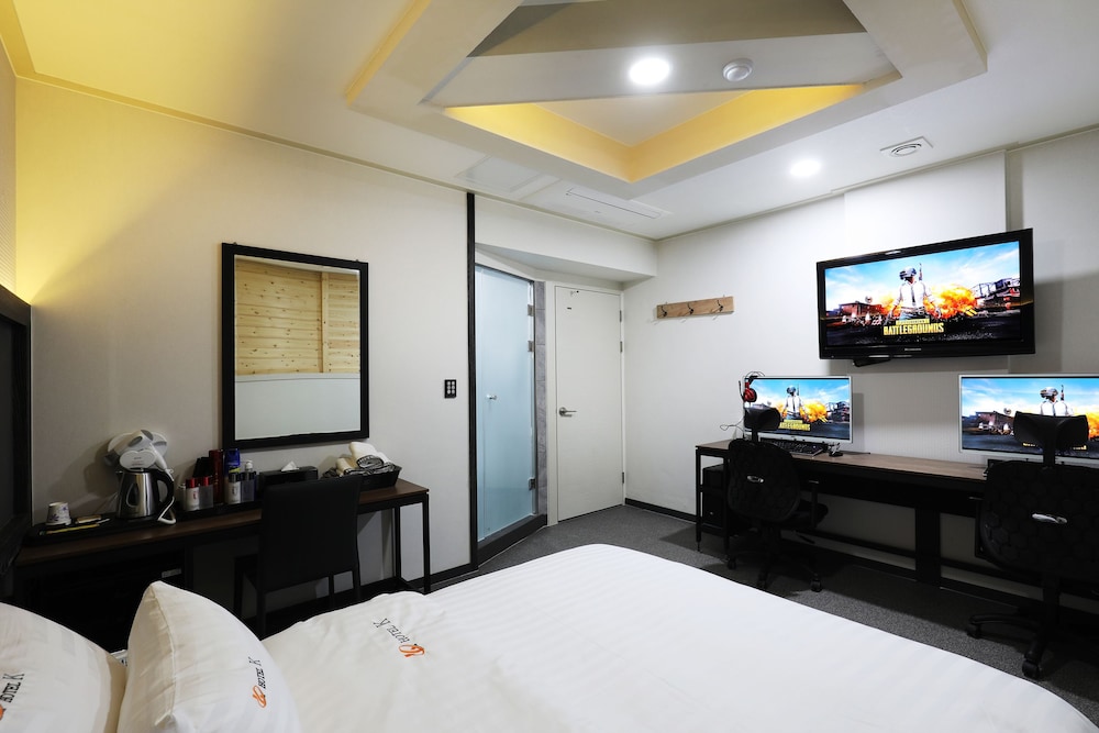 Hotel K 6/29