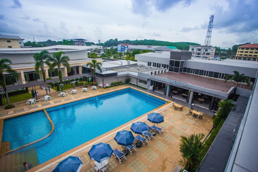 New Travel Lodge Hotel 62/63