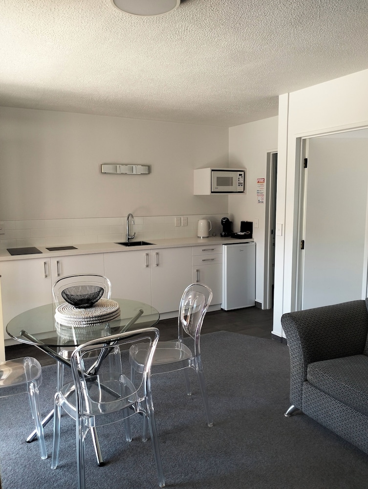Apex Motor Lodge 35/58