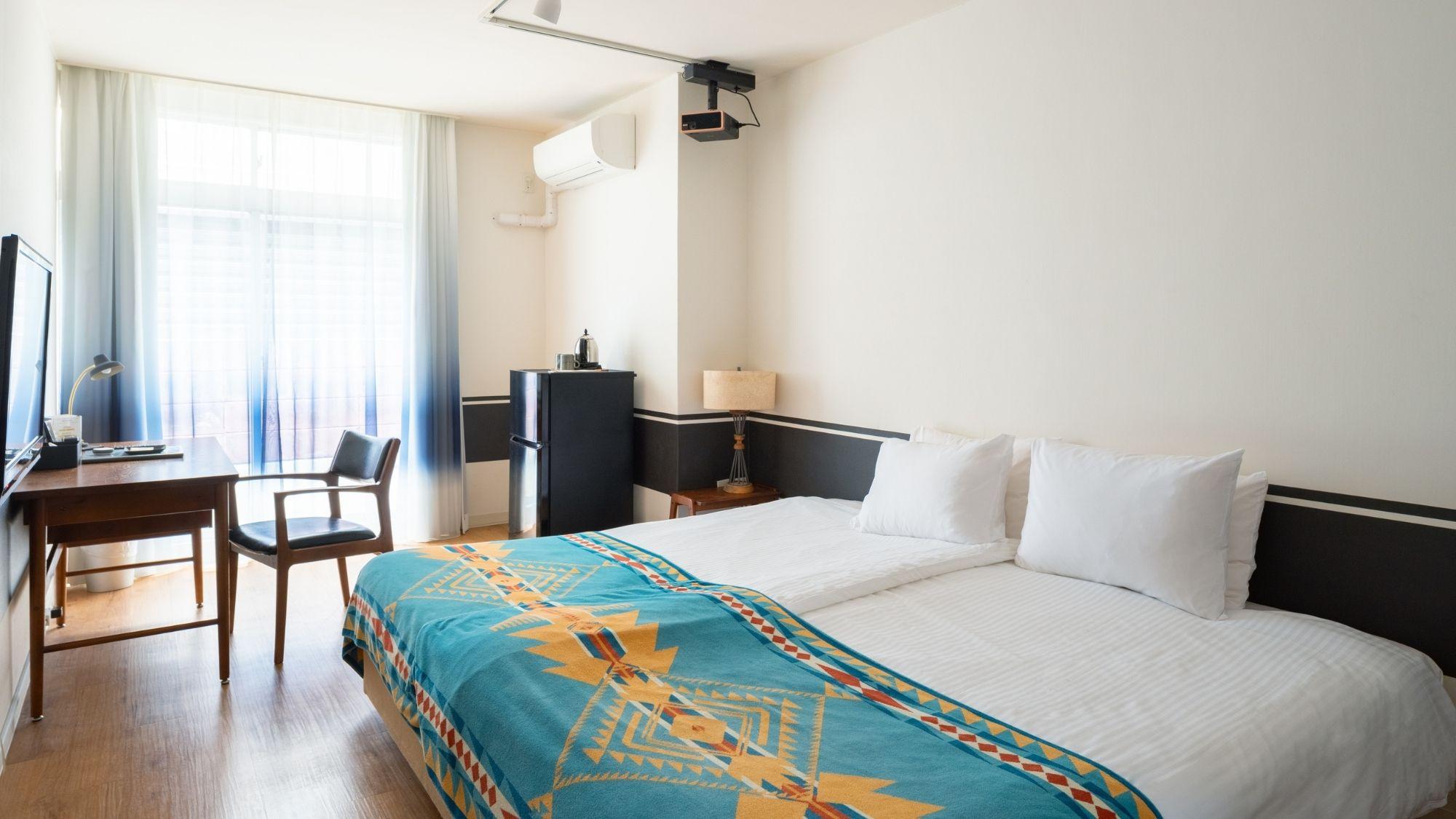 Theater, King Bed, City View