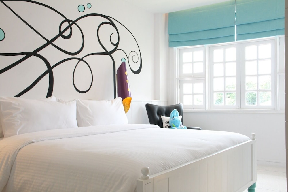 Dash Superior King Bed Room