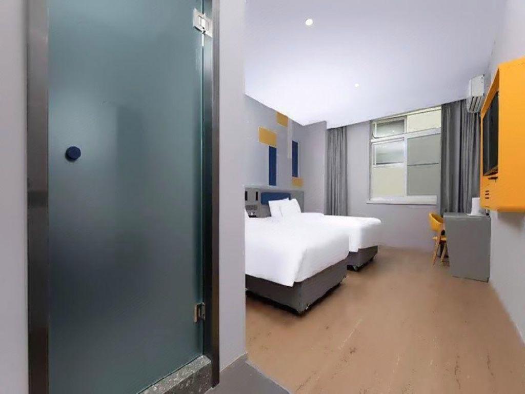 7 Days Inn (Suzhou Amusement Land Xinqu Commercial Street) 36/53