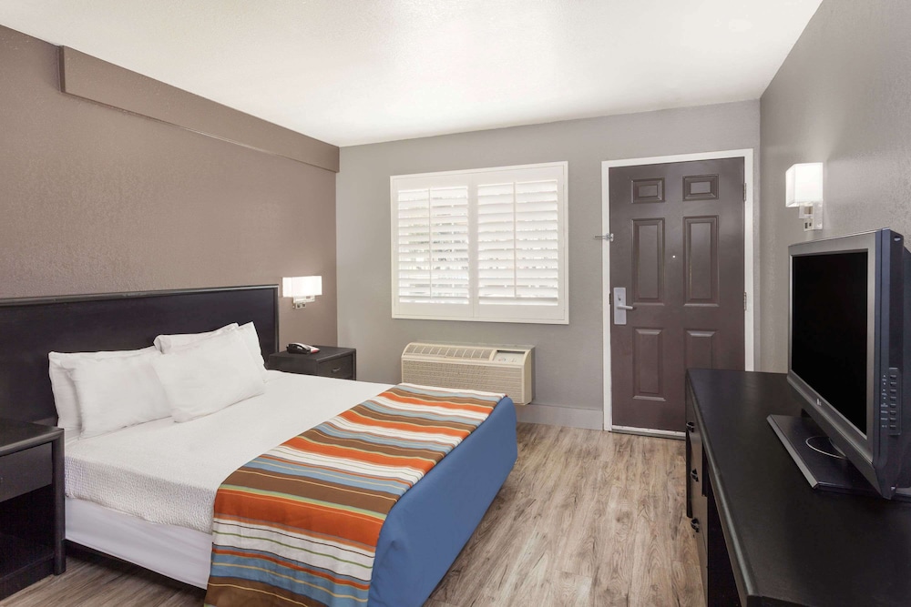 Studio6 Suites San Ysidro, CA – San Diego South Bay 13/51