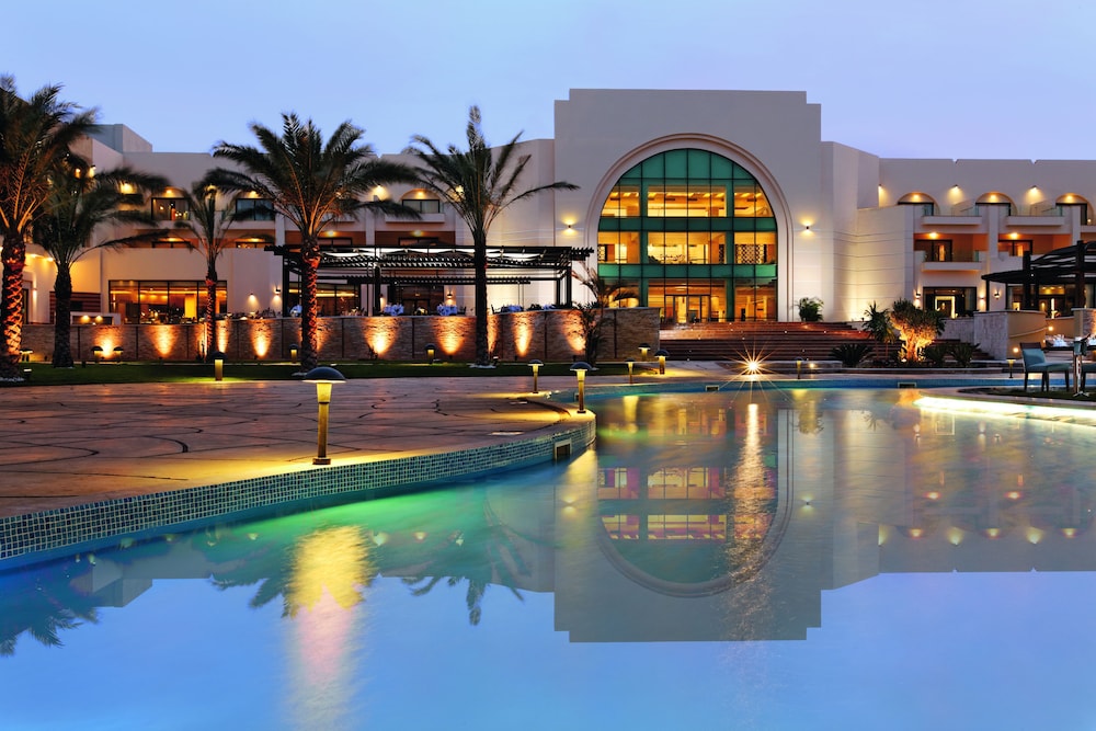 Movenpick Waterpark Resort and Spa Soma Bay 2/83