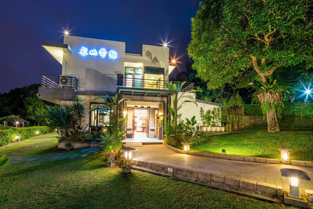 Azure Villa 34/41