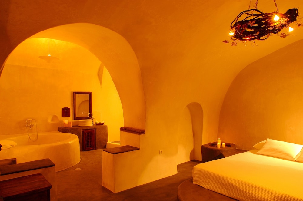 Santorini Heritage Villas &amp; Mansions 24/50