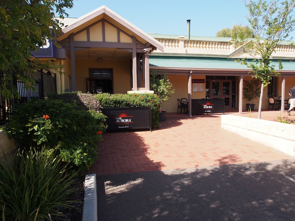 Dongara Hotel Motel 4/29