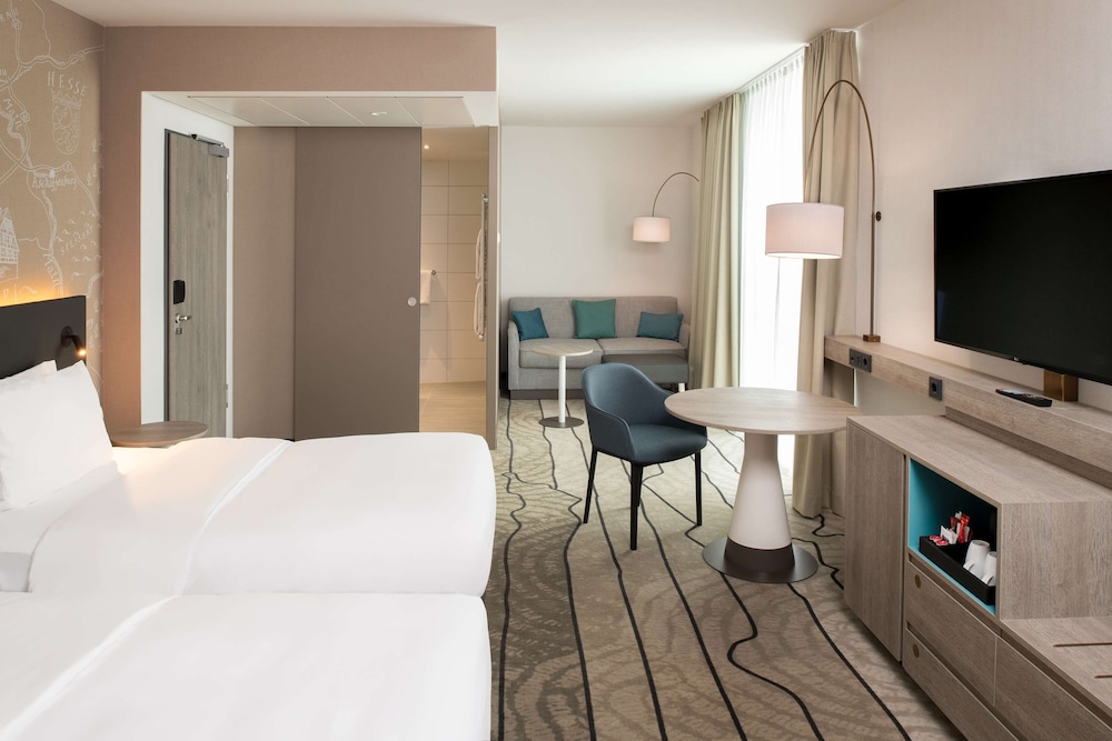 غرفة بريميوم بسريرين منفصلين مع أريكة، Hyatt Place Frankfurt Airport 5/7