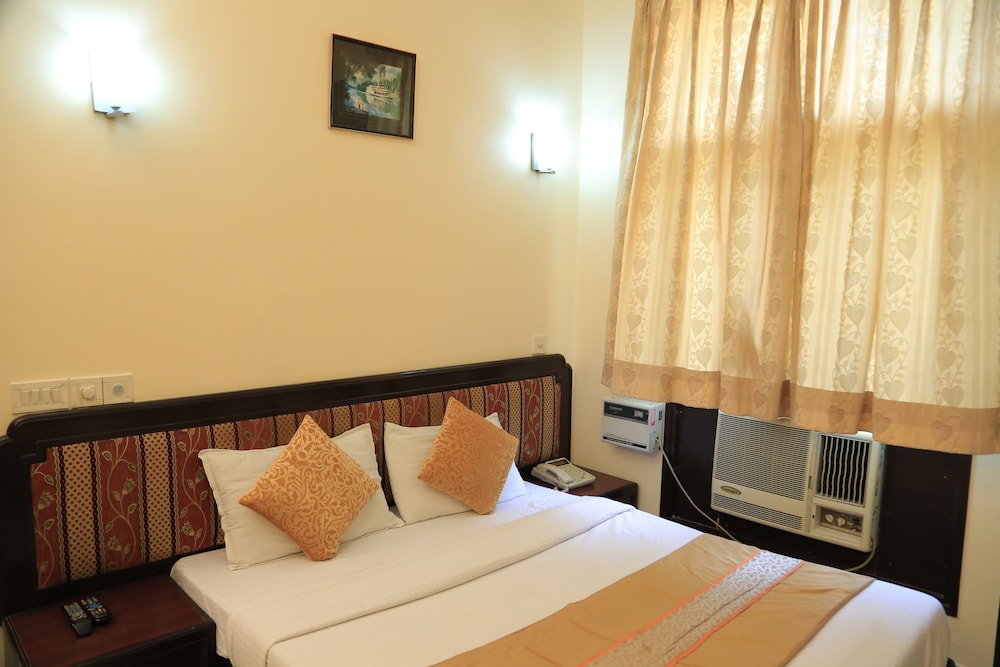 Sundeep Inn 24/46