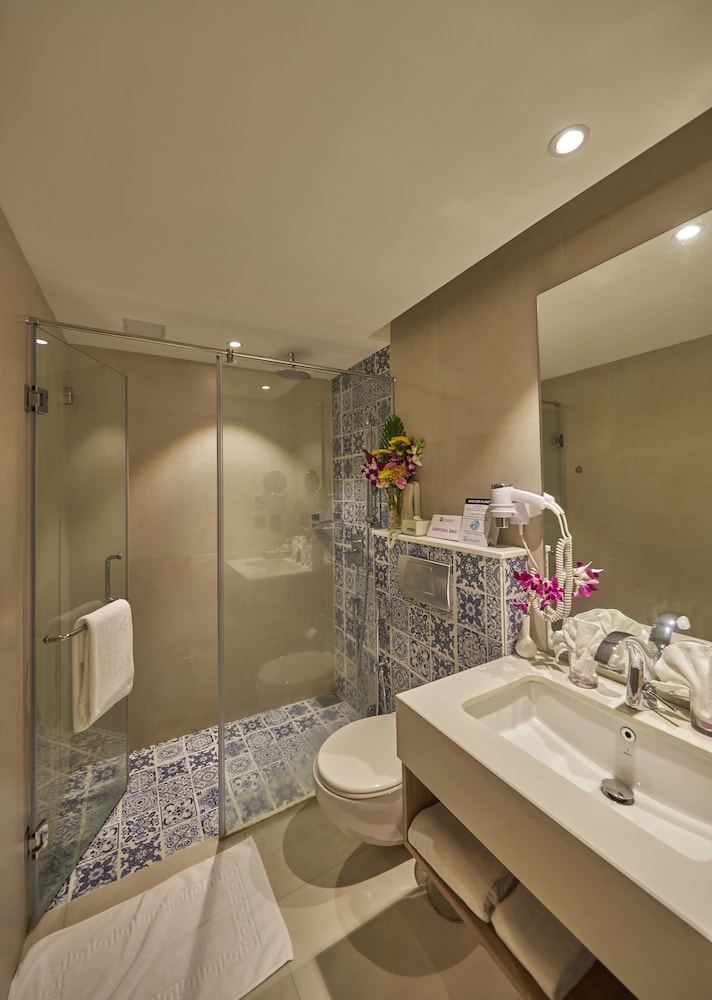 Royal Orchid Beach Resort & Spa, Goa 66/67