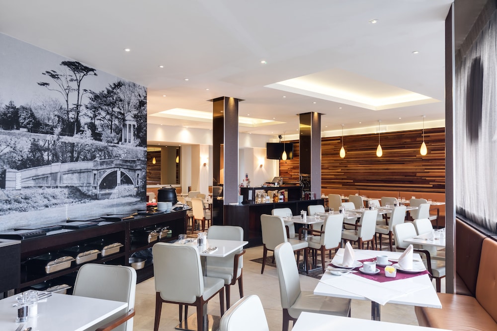 Park Grand London Heathrow 46/58