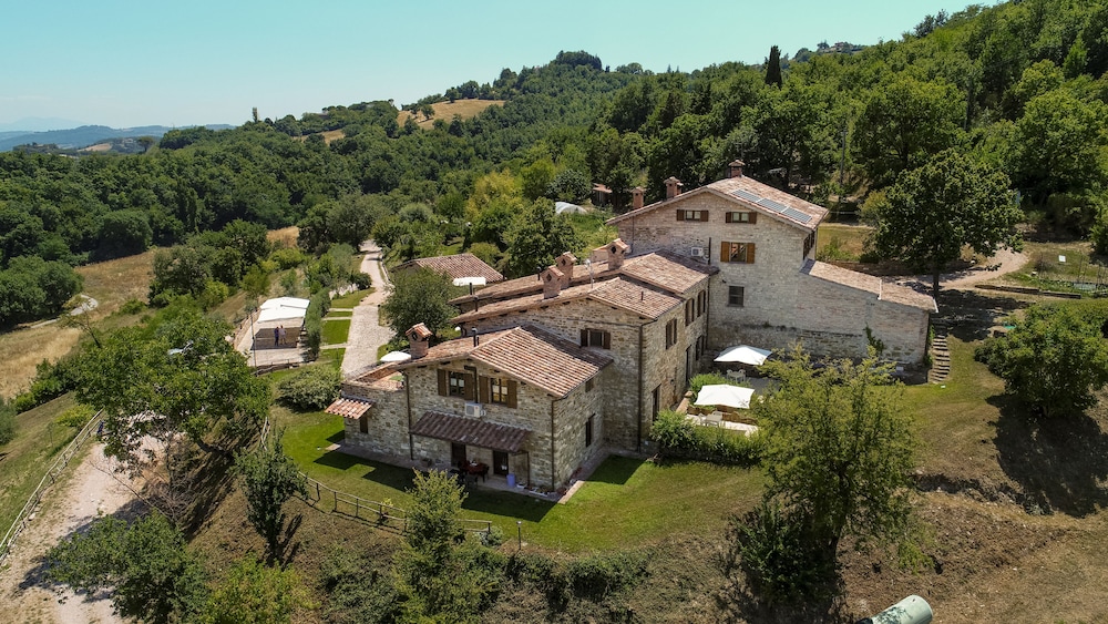 Agriturismo Fonte Chiara 27/35