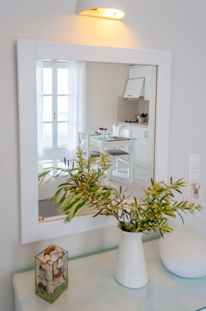 Milos Bay Suites 23/50