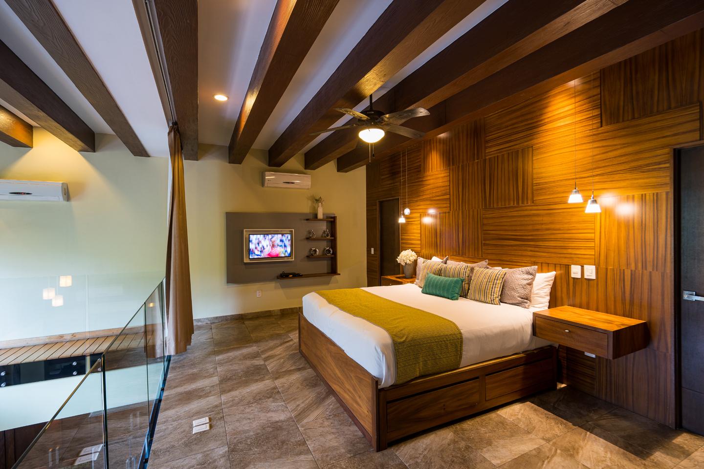 2 Bedrooms, Loft, Street View