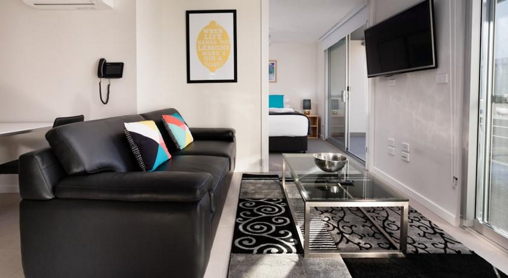 Hamilton Executive Apartments 15/24
