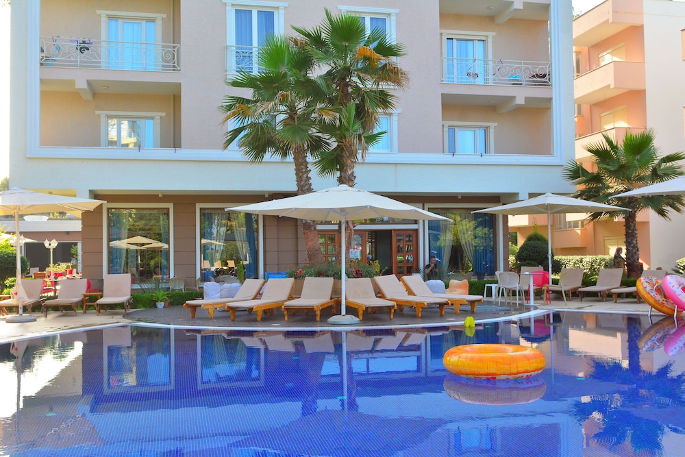 Sandy Beach Resort 3/74
