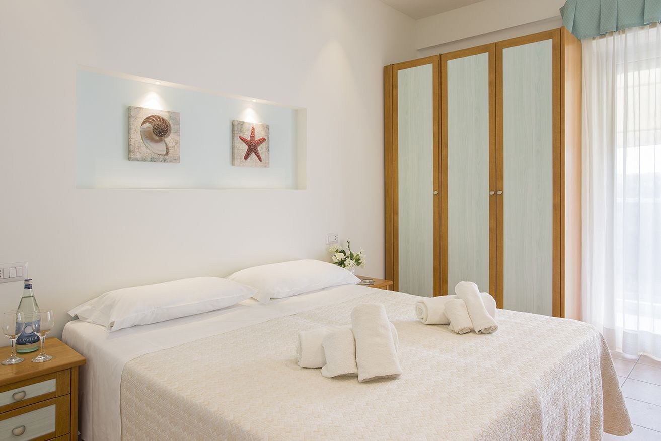ROOM, QUADRUPLE, BALCONY