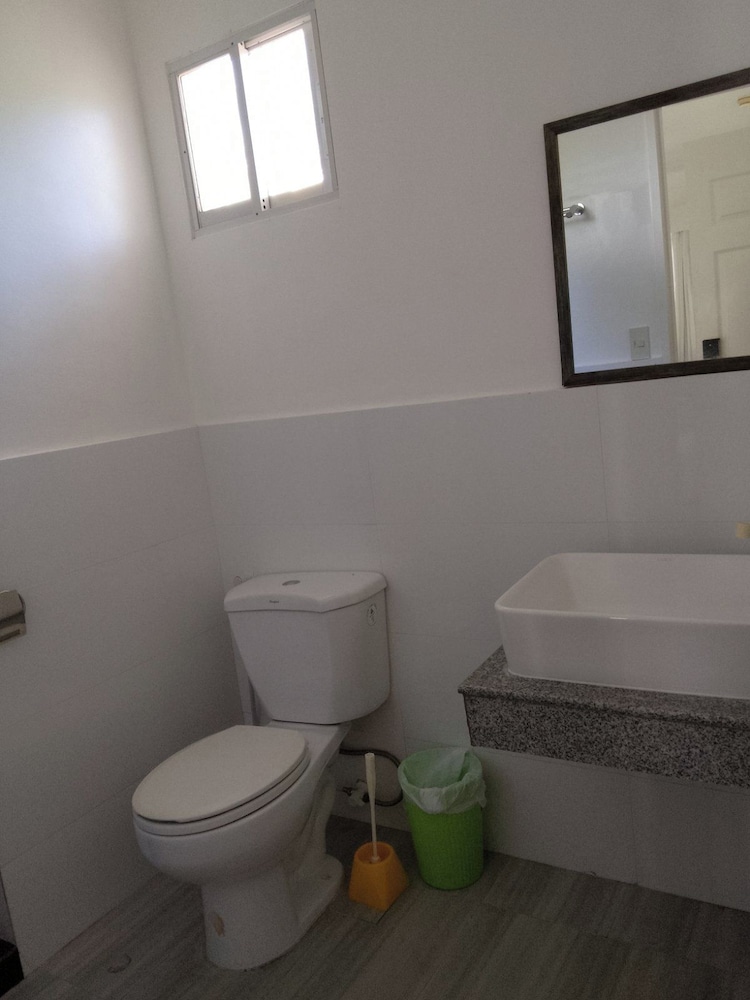 Heartland Hotel Service Rooms And Apartments 43/48
