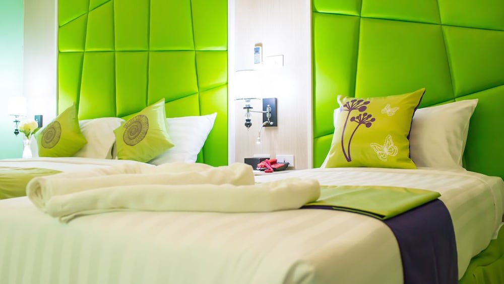 Saint Tropez Beach Resort Hotel 24/74