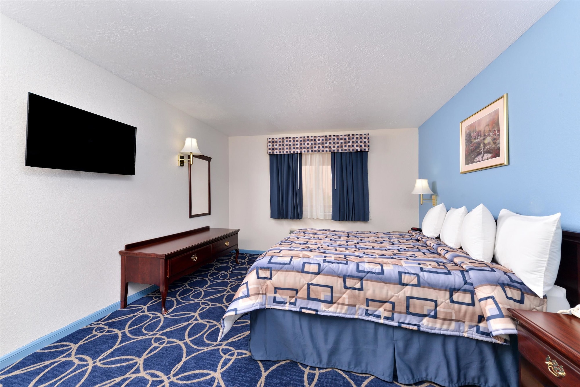 SUITE, KING BED