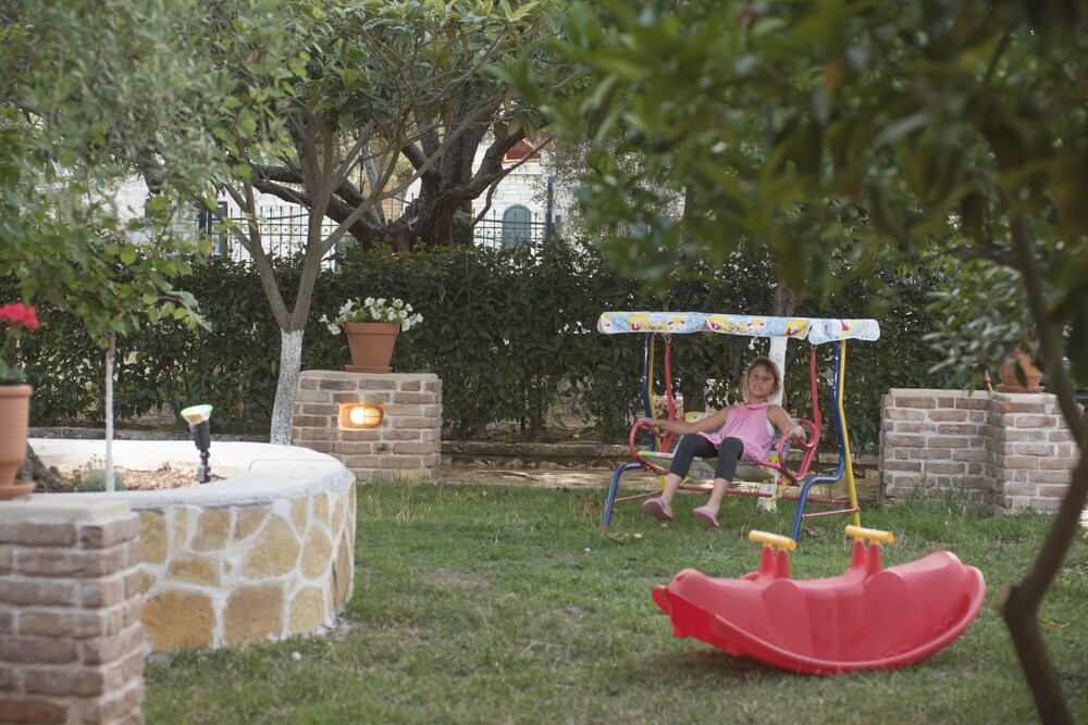 Villa Vita Holidays Apartments And Studios 42/50