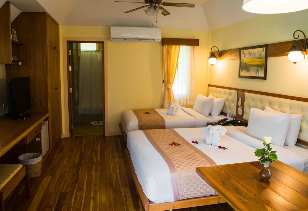 SUNSET VILLAGE BEACH RESORT 50/50