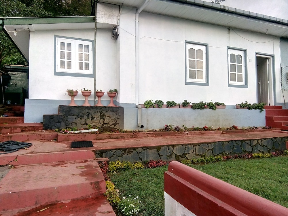 White Cottage Nuwara Eliya 18/19