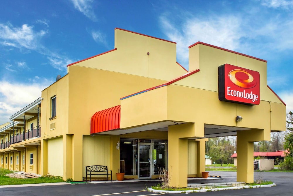 Econo Lodge Brockport NY 2/33