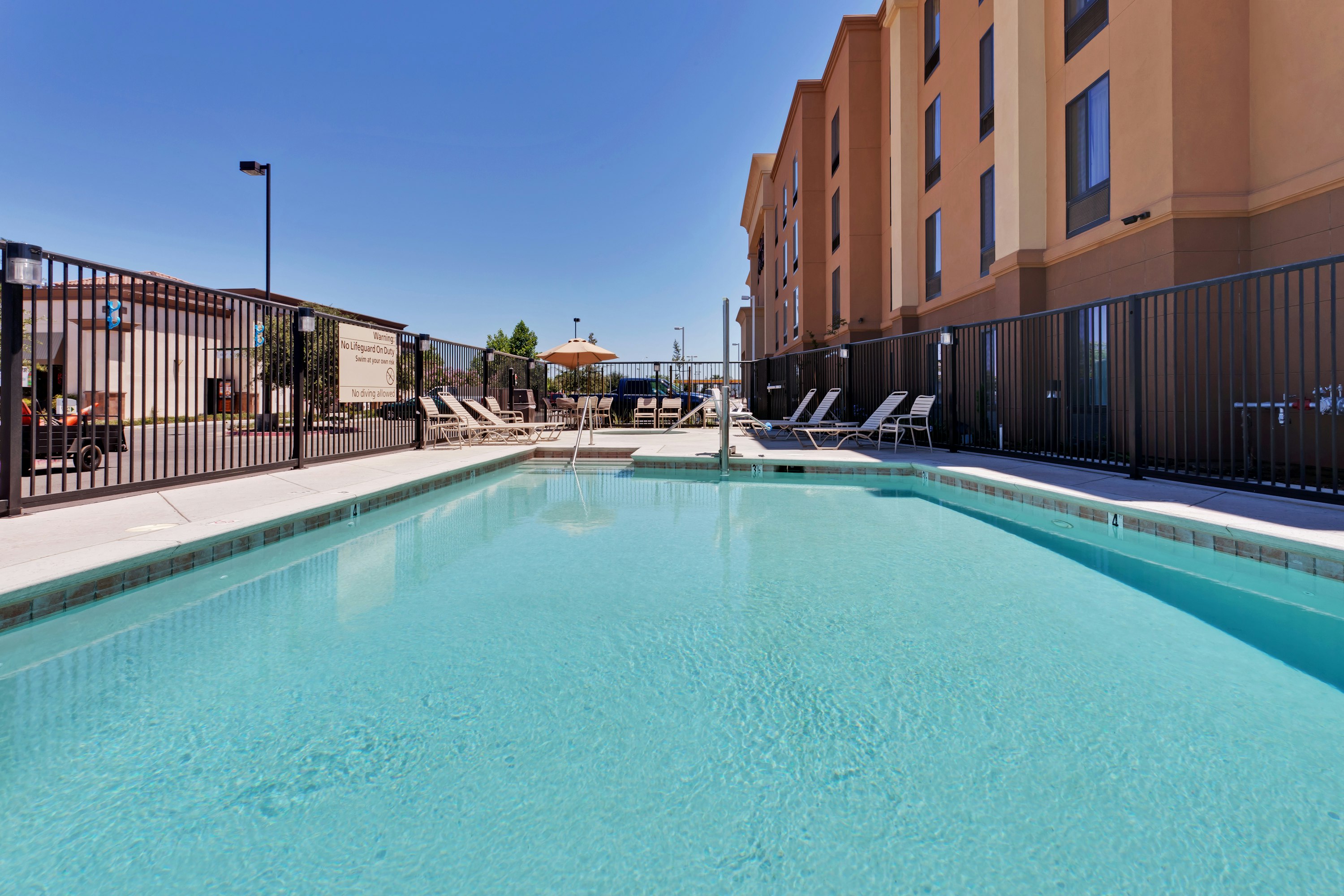 Hampton Inn & Suites Fresno-Northwest, CA 15/33