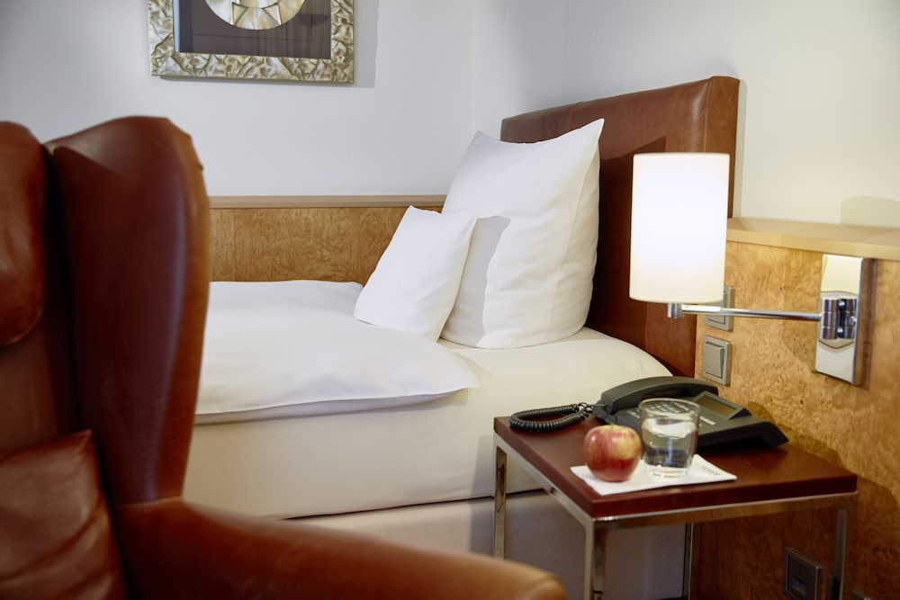 Lindner Hotel Dusseldorf Airport, part of JdV by Hyatt 30/75