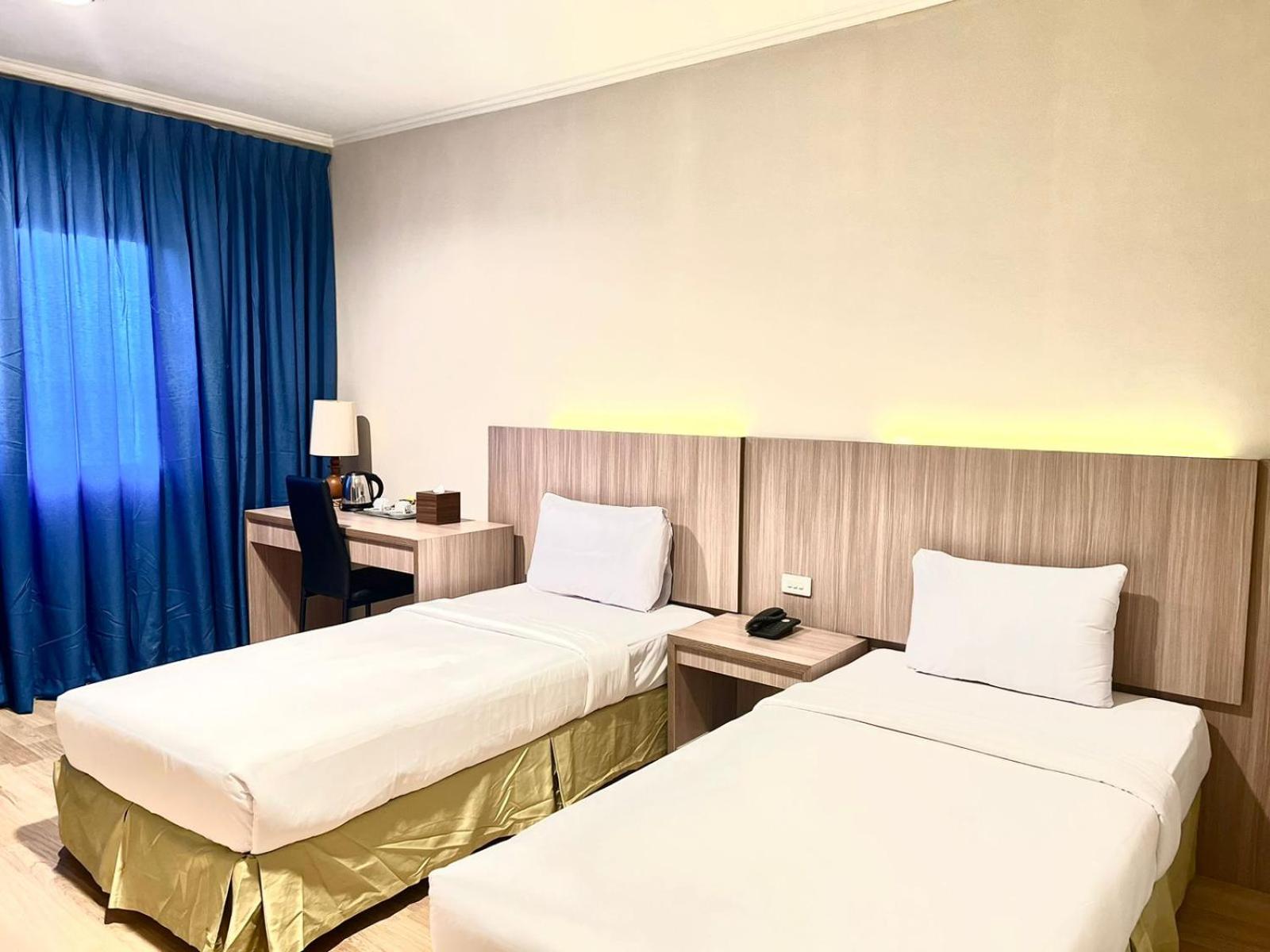 Superior, Twin Beds