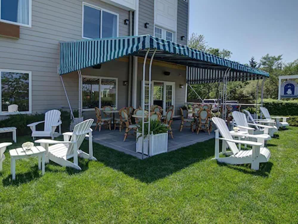 Sag Harbor Inn 14/17