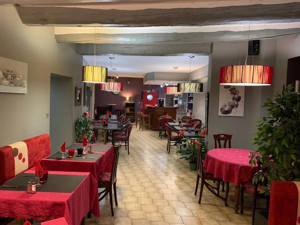 Hotel La Bastide D Entraigues Rest de L Autre Cote 53/70