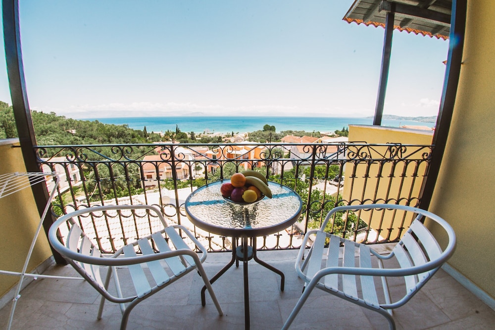 Avra Paradise Aparthotel 31/50