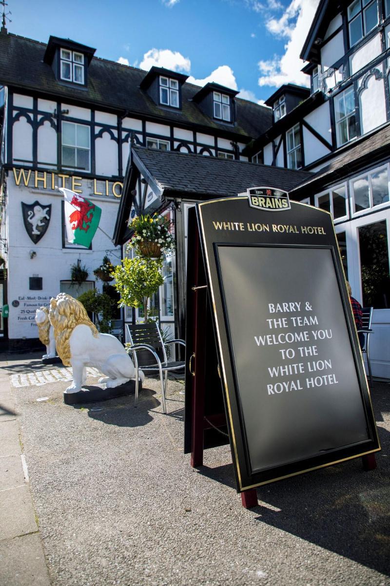 White Lion Royal Hotel 33/34