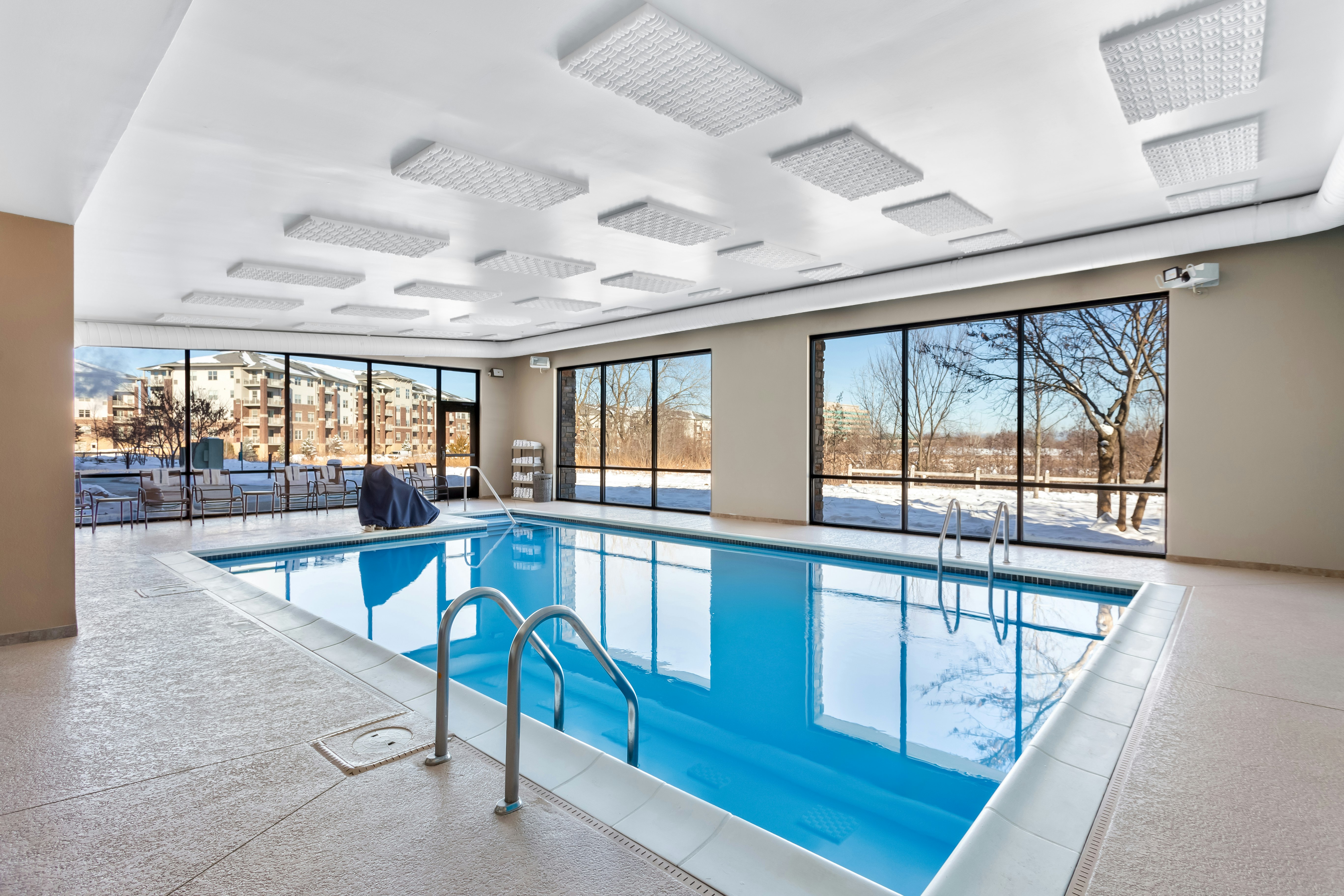 Hampton Inn & Suites Chicago Deer Park 29/44