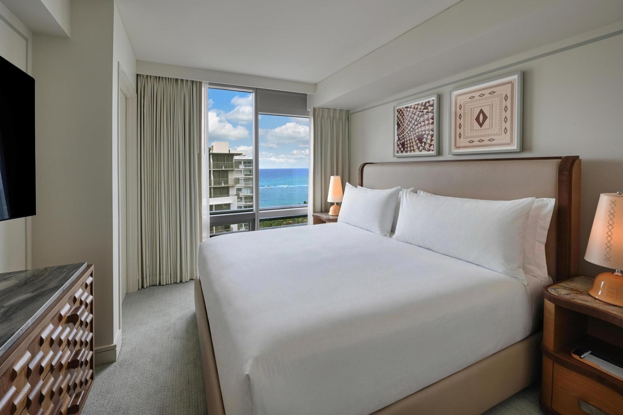 1 Bedroom, Renovated, Deluxe, Suite, Partial Ocean View