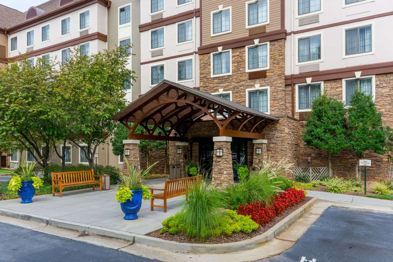 Sonesta Es Suites Atlanta Perimeter Center 16/18
