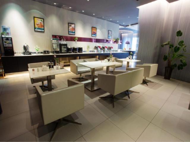 Jinjiang Inn Xinxiang Railway Station Branch 40/52