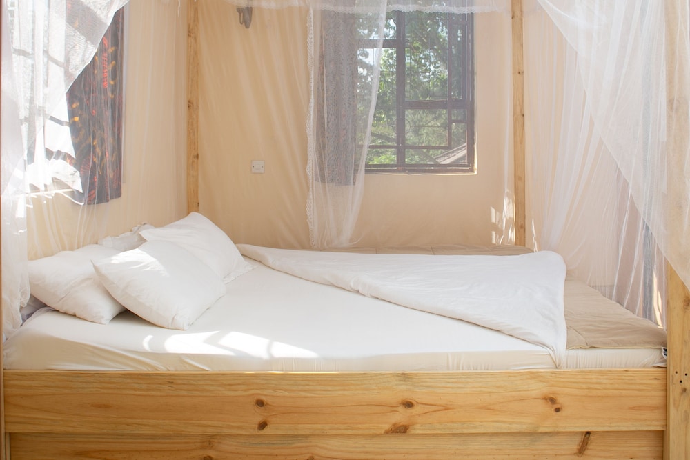 DELUXE, DOUBLE BED