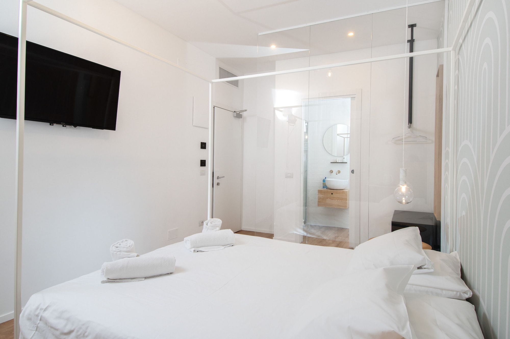 SUPERIOR, DOUBLE BED