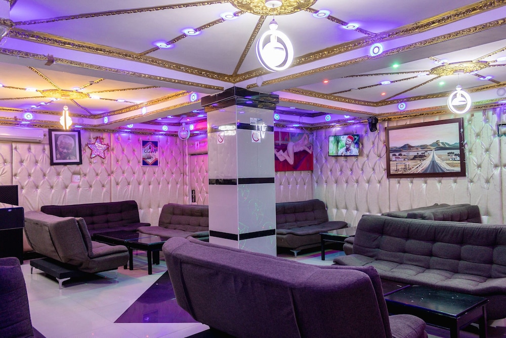 Gold Crown International Hotel 32/50
