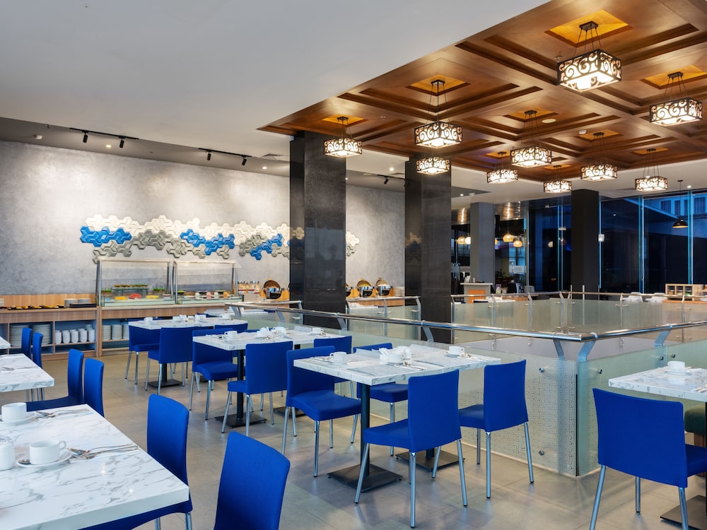 Aston Inn Cilacap 40/49