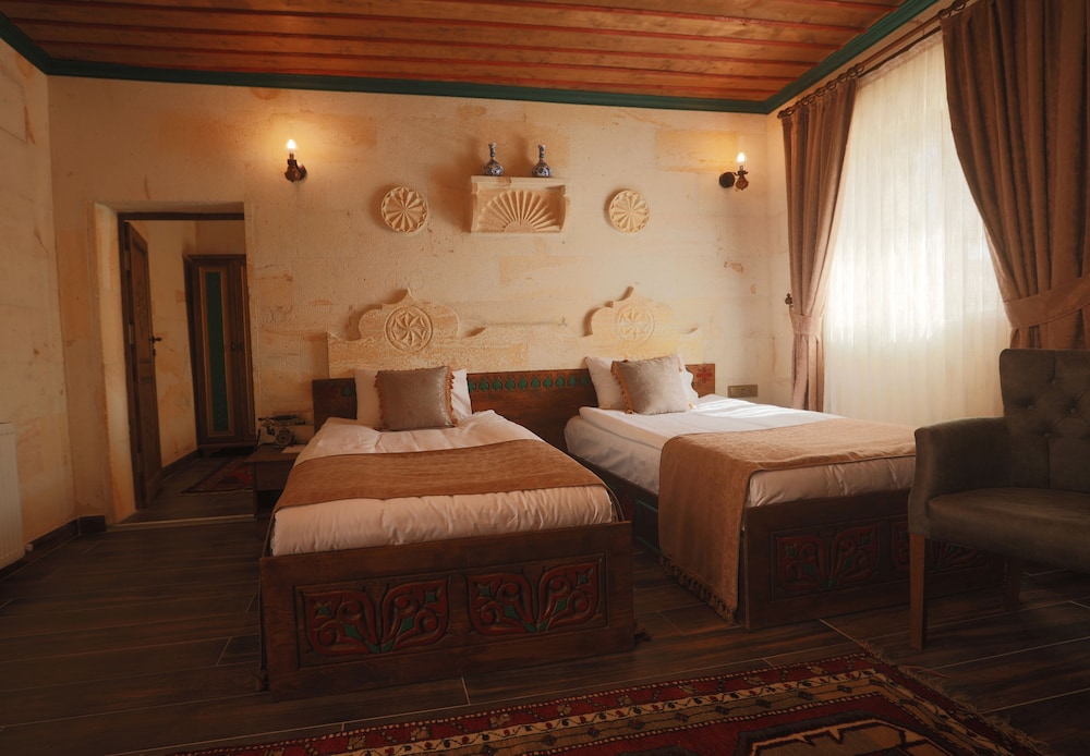 Ada Cave Suites 12/50