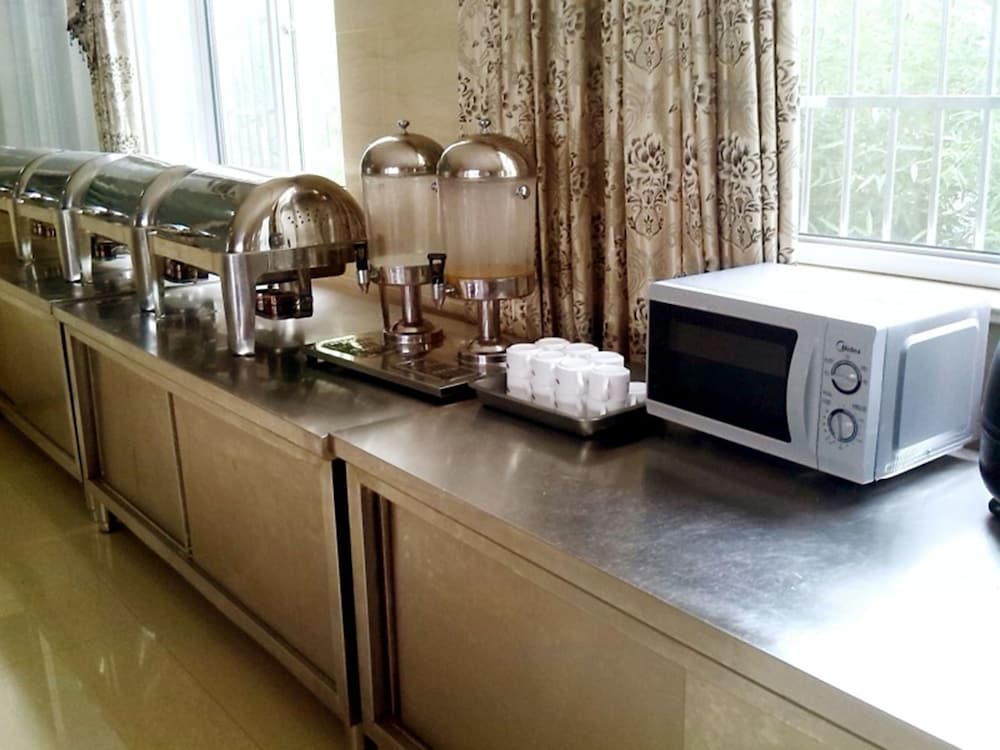 Greentree Inn Taizhou Xinghua Anfeng Runan Garden Express Hotel 24/38
