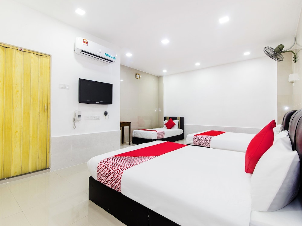 Super OYO 414 Adiff Palace Hotel 16/34