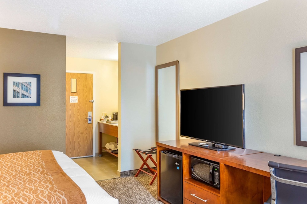 Comfort Inn DeKalb - University Area 12/26
