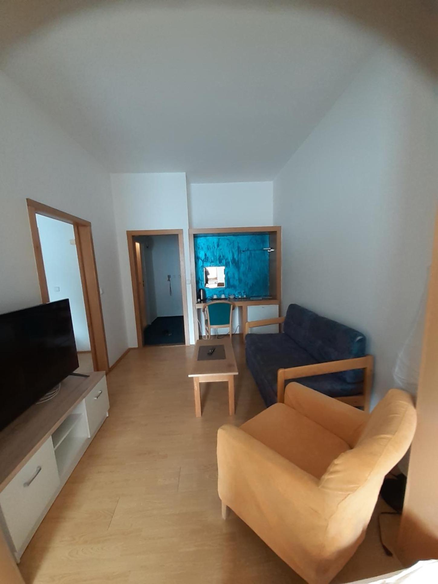 Gold Hotel 30/50